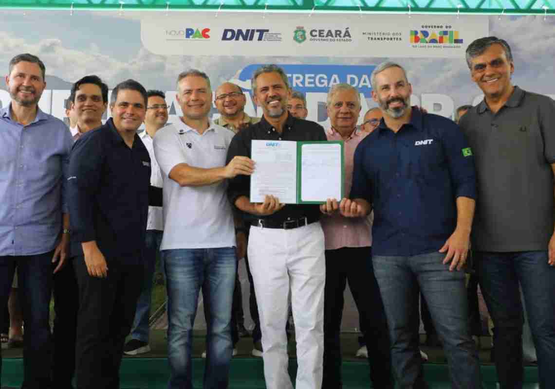 Governo inaugura trecho da BR-222 e avança nas obras da BR-116